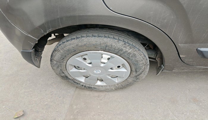 2020 Maruti New Wagon-R LXI CNG 1.0, Petrol, Manual, 1,08,391 km, tyre