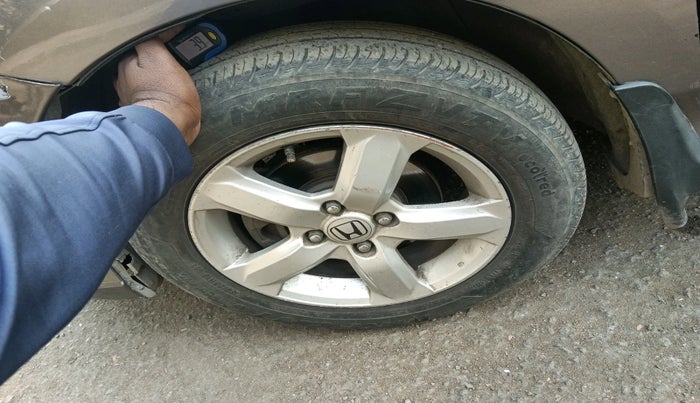 2013 Honda City 1.5L I-VTEC S MT, Petrol, Manual, 1,10,217 km, tyre