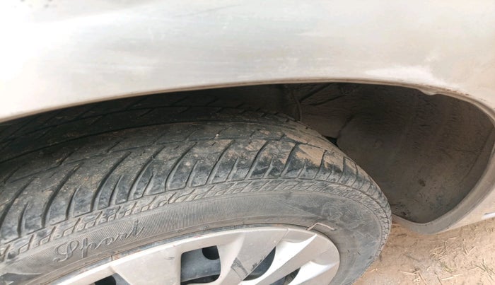 2013 Toyota Etios Liva G, Petrol, Manual, 88,927 km, tyre