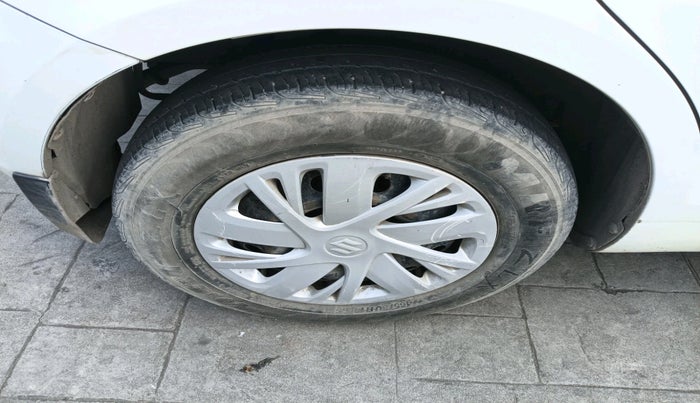 2014 Maruti Swift VXI, Petrol, Manual, 1,11,519 km, tyre