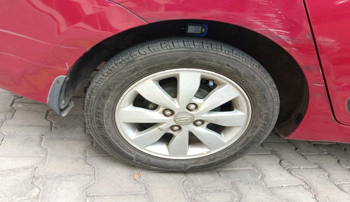 2015 Hyundai Xcent S (O) 1.2, Petrol, Manual, 35,956 km, tyre