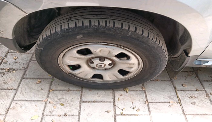 2015 Renault Duster 85 PS RXL DIESEL, Diesel, Manual, 1,35,327 km, tyre