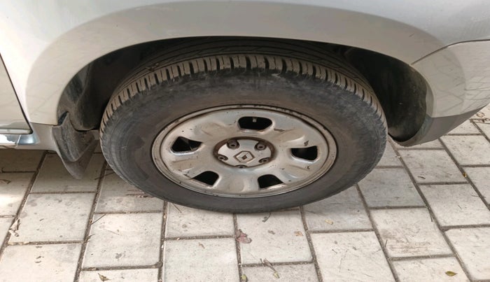 2015 Renault Duster 85 PS RXL DIESEL, Diesel, Manual, 1,35,327 km, tyre