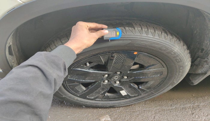 2024 Tata Harrier Fearless Plus AT, Diesel, Automatic, 11,768 km, tyre