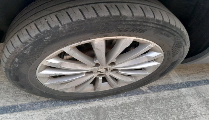 2018 Skoda Kodiaq STYLE 2.0 TDI 4X4 AT, Diesel, Automatic, 1,56,850 km, tyre