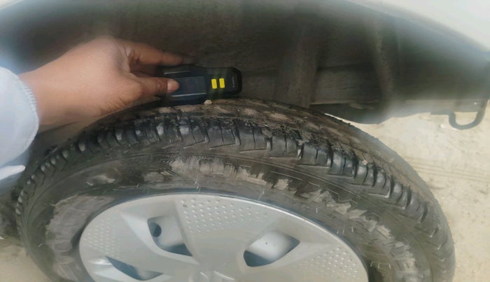 2024 Maruti Alto K10  LXi CNG, Petrol, Manual, 17,044 km, tyre