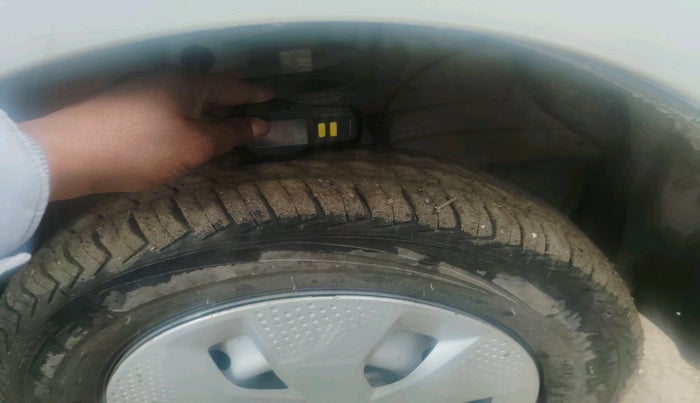 2024 Maruti Alto K10  LXi CNG, Petrol, Manual, 17,044 km, tyre