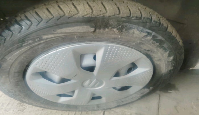 2024 Maruti Alto K10  LXi CNG, Petrol, Manual, 17,044 km, tyre