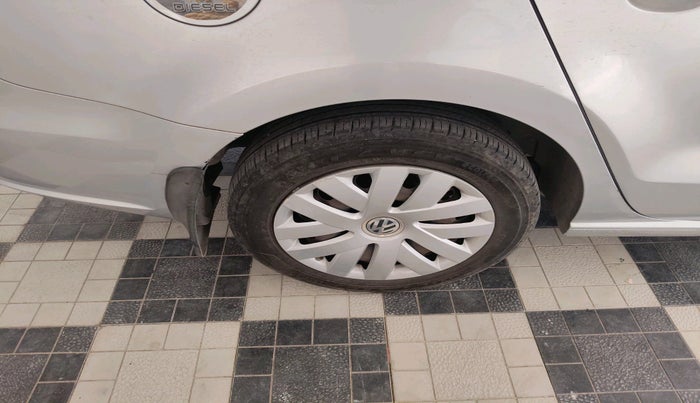 2013 Volkswagen Vento COMFORTLINE DIESEL 1.6, Diesel, Manual, 1,40,754 km, tyre