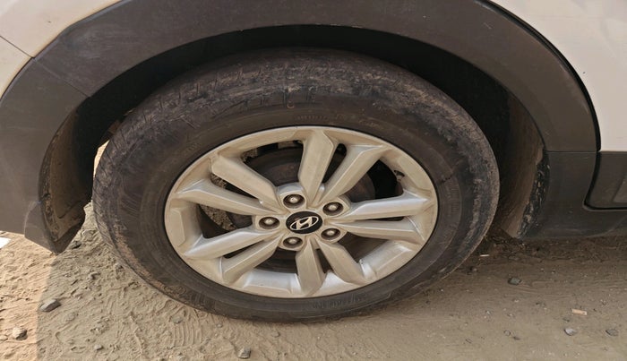 2015 Hyundai Creta SX 1.6 DIESEL, Diesel, Manual, 1,20,297 km, tyre