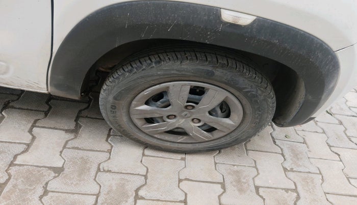 2017 Renault Kwid RXT 1.0, Petrol, Manual, 8,779 km, tyre