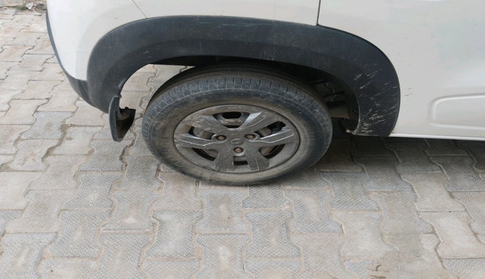 2017 Renault Kwid RXT 1.0, Petrol, Manual, 8,779 km, tyre