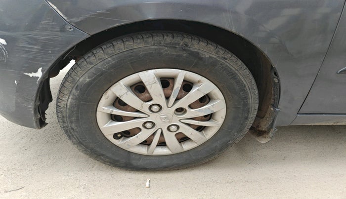 2014 Hyundai i10 SPORTZ 1.1 LPG, Petrol, Manual, 1,05,362 km, tyre