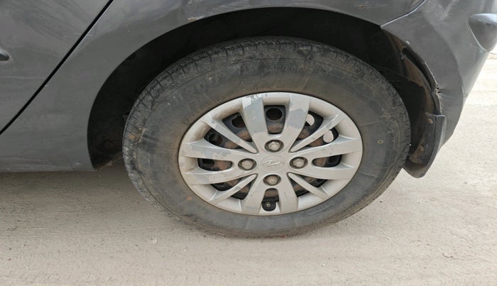 2014 Hyundai i10 SPORTZ 1.1 LPG, Petrol, Manual, 1,05,362 km, tyre