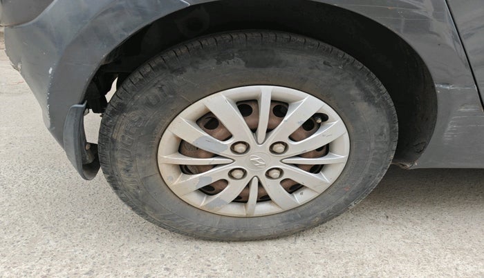 2014 Hyundai i10 SPORTZ 1.1 LPG, Petrol, Manual, 1,05,362 km, tyre