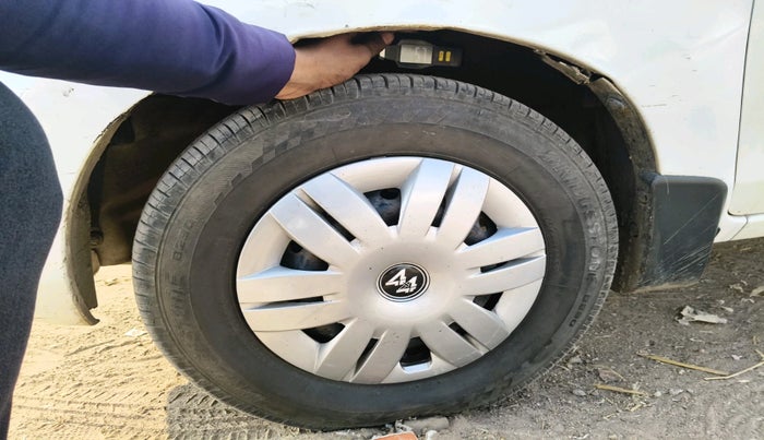 2015 Maruti Alto 800 LXI, Petrol, Manual, 61,810 km, tyre