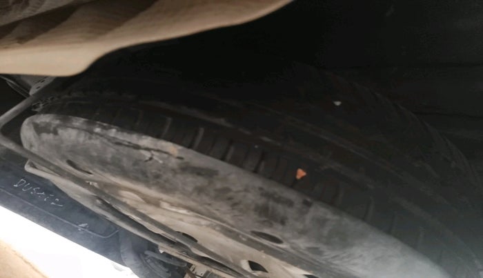 2014 Renault Duster RXL PETROL, Petrol, Manual, 69,281 km, tyre