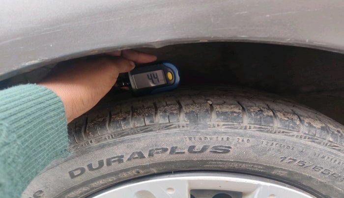 2013 Honda Brio S MT, Petrol, Manual, 1,13,472 km, tyre