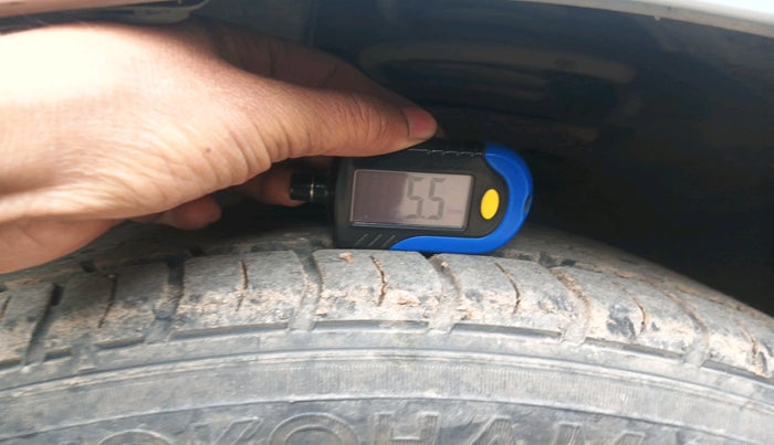 2016 Toyota Corolla Altis VL CVT PETROL, Petrol, Automatic, 1,63,170 km, tyre