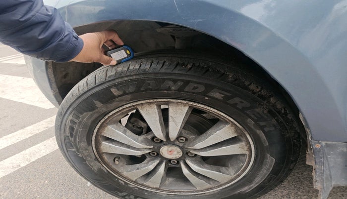 2013 Renault Duster RXE PETROL, Petrol, Manual, 1,43,327 km, tyre