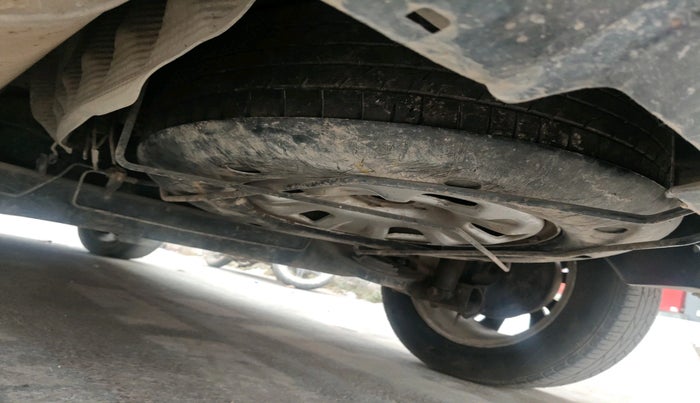 2013 Renault Duster RXE PETROL, Petrol, Manual, 1,43,327 km, tyre