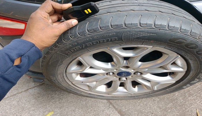 2015 Ford Ecosport TITANIUM 1.5L PETROL, Petrol, Manual, 1,33,157 km, tyre