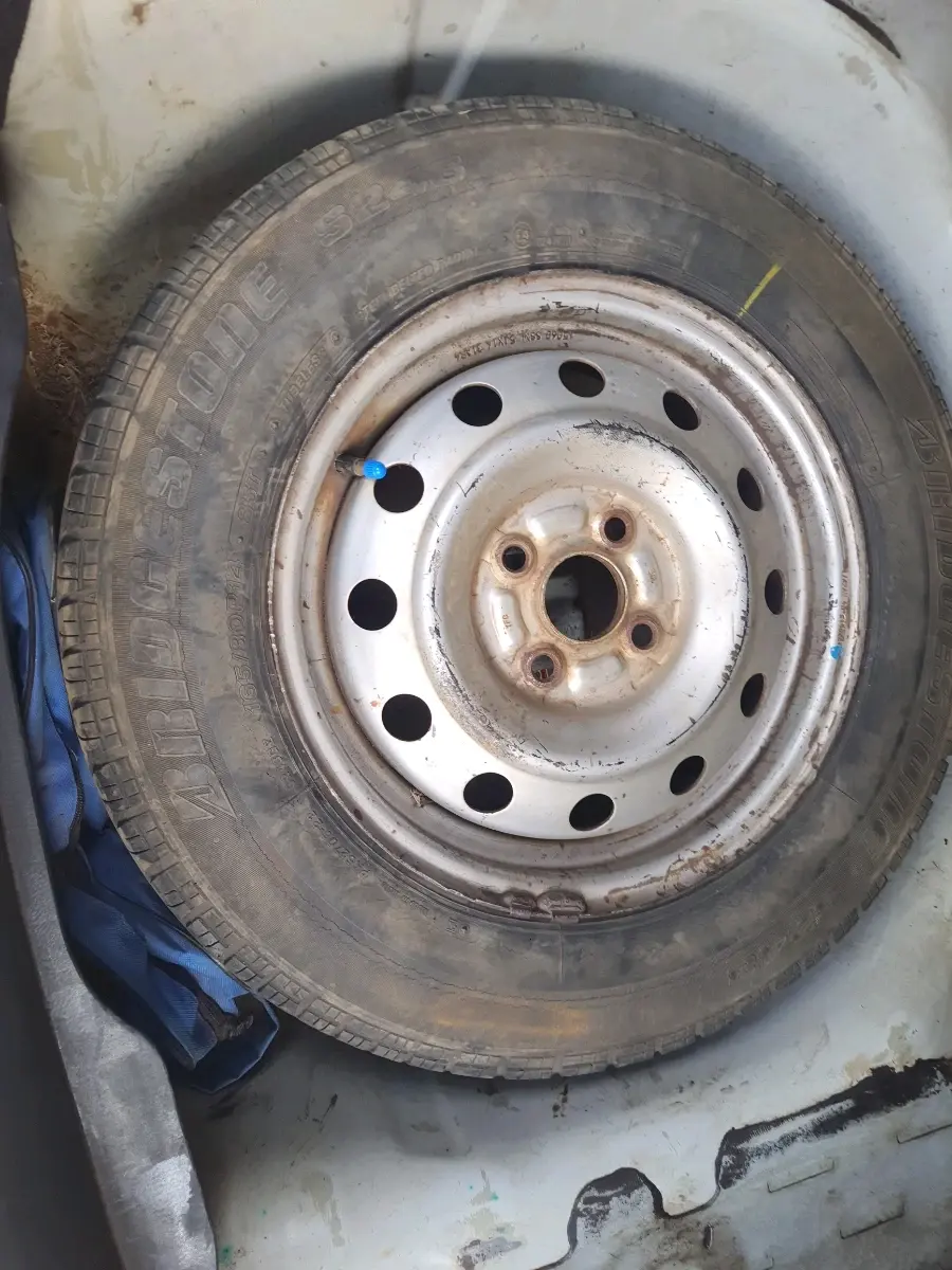 2018 Maruti Dzire LDI, Diesel, Manual, 2,85,130 km, tyre