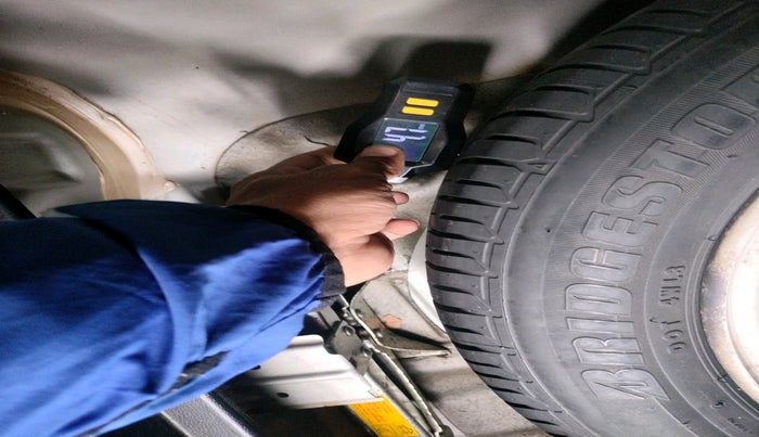 2013 Hyundai Verna FLUIDIC 1.6 VTVT SX, Petrol, Manual, 1,56,150 km, tyre