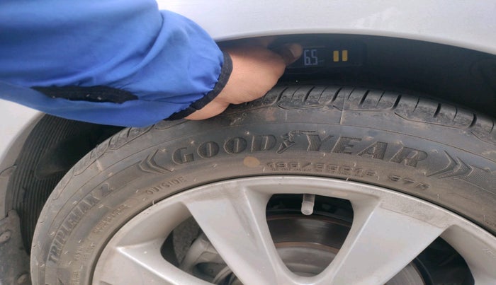 2013 Hyundai Verna FLUIDIC 1.6 VTVT SX, Petrol, Manual, 1,56,150 km, tyre