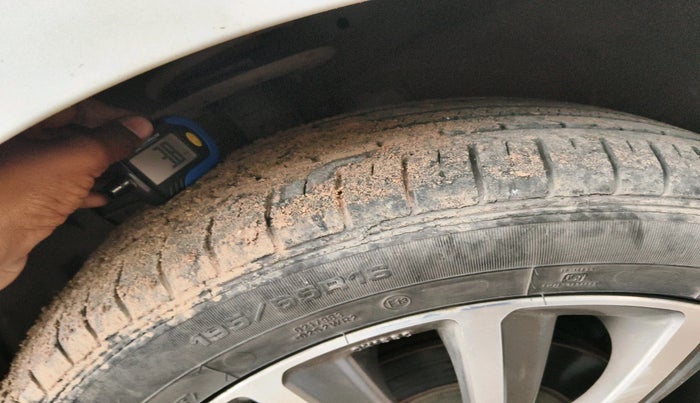 2022 Maruti Ciaz ALPHA 1.5 SHVS PETROL, Petrol, Manual, 54,388 km, tyre