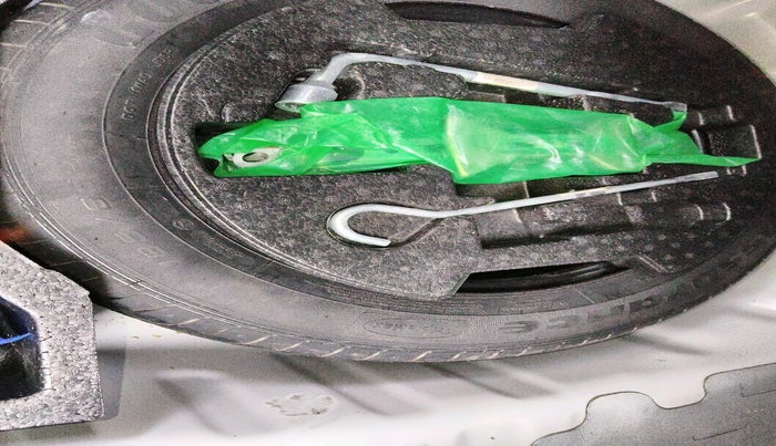 2022 Maruti Ciaz ALPHA 1.5 SHVS PETROL, Petrol, Manual, 54,388 km, tyre