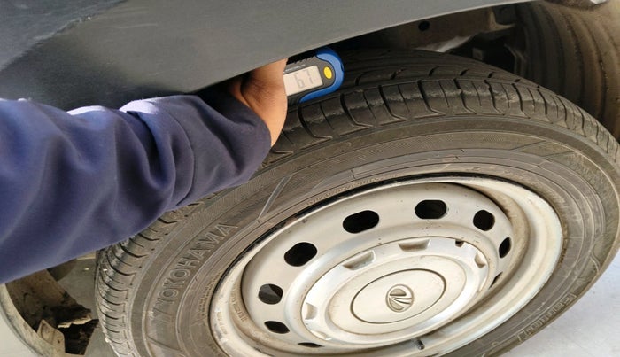 2018 Mahindra KUV 100 NXT K2 P 6 STR, Petrol, Manual, 1,45,636 km, tyre