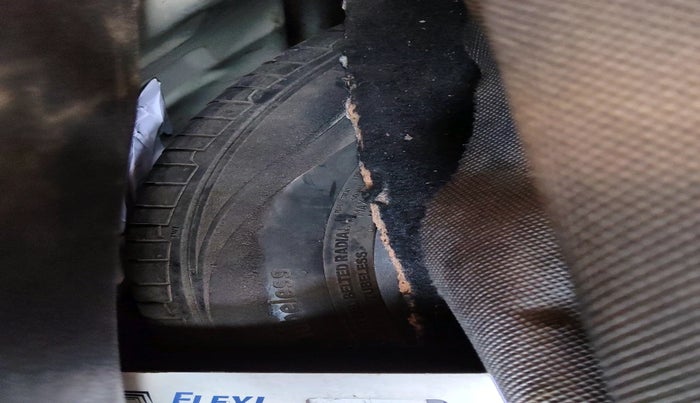 2018 Mahindra KUV 100 NXT K2 P 6 STR, Petrol, Manual, 1,45,636 km, tyre