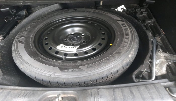 2018 Jeep Compass LIMITED 2.0 DIESEL 4X4, Diesel, Manual, 1,87,887 km, tyre