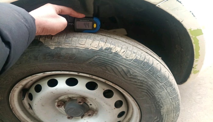 2016 Fiat Grand Punto 1.4 EMOTION (O), Petrol, Manual, 52,192 km, tyre