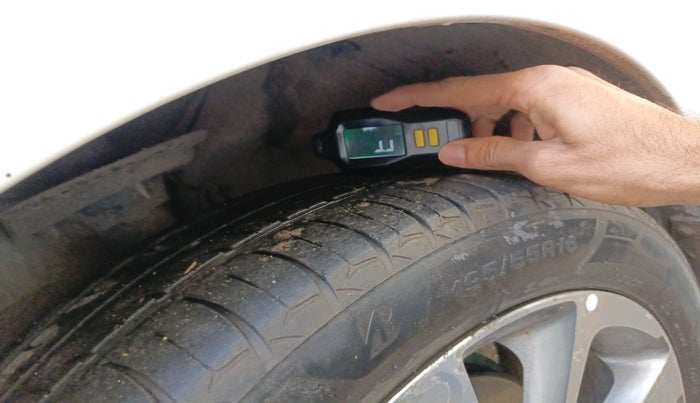 2015 Hyundai Elite i20 ASTA 1.2, Petrol, Manual, 1,15,735 km, tyre