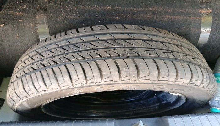 2015 Hyundai Elite i20 ASTA 1.2, Petrol, Manual, 1,15,735 km, tyre