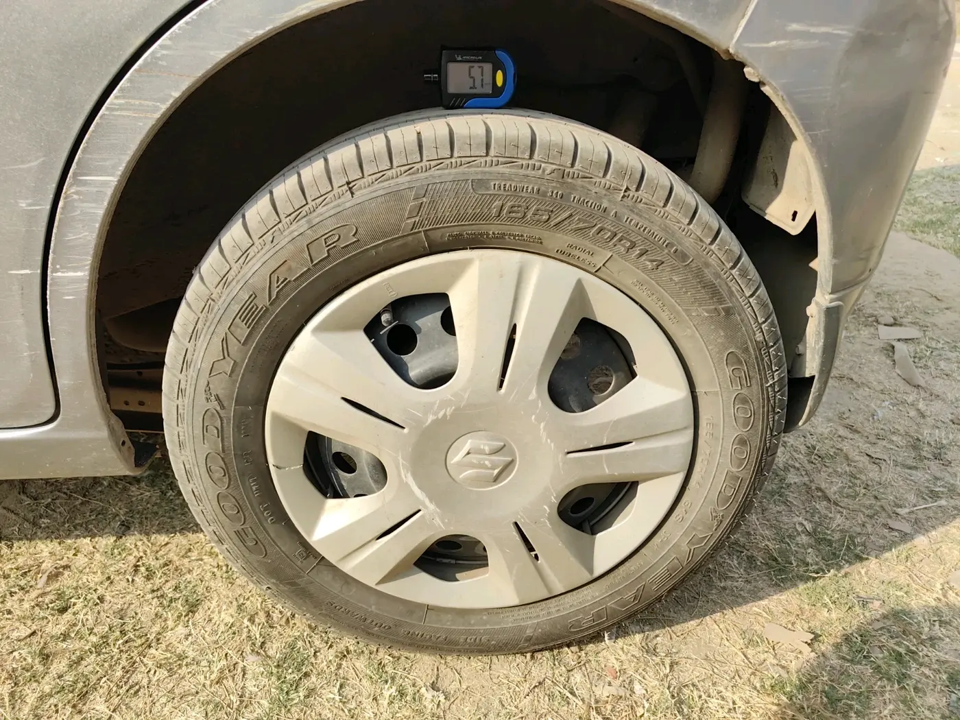 2016 Maruti Wagon R 1.0 VXI AMT, Petrol, Automatic, 34,637 km, tyre