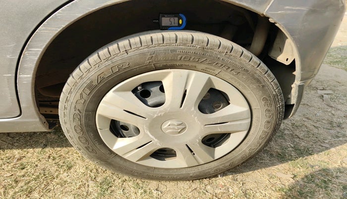 2016 Maruti Wagon R 1.0 VXI AMT, Petrol, Automatic, 34,637 km, tyre