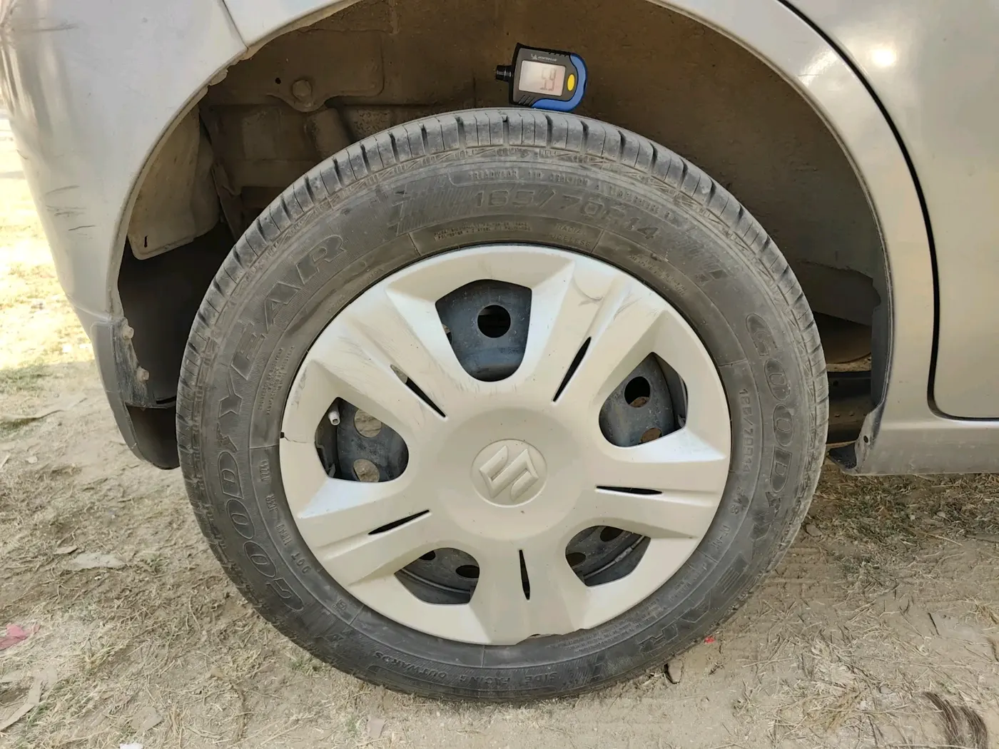 2016 Maruti Wagon R 1.0 VXI AMT, Petrol, Automatic, 34,637 km, tyre