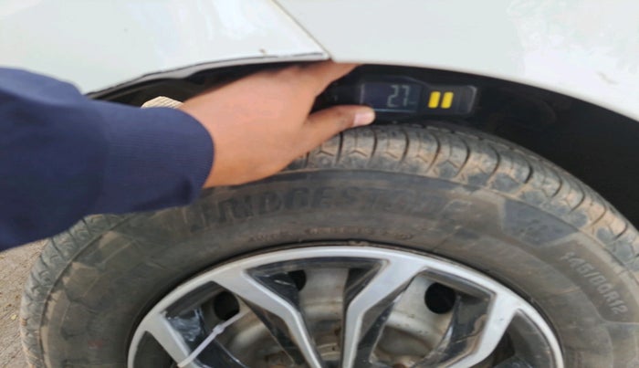 2013 Hyundai Eon ERA +, Petrol, Manual, 1,27,189 km, tyre