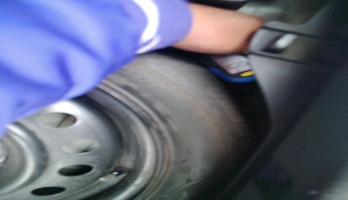 2015 Maruti Wagon R 1.0 VXI, Petrol, Manual, 1,13,099 km, tyre