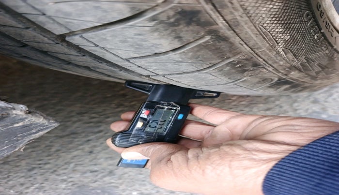 2020 KIA SONET HTK PLUS 1.2, Petrol, Manual, 1,08,917 km, tyre