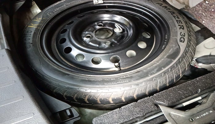 2015 Maruti Wagon R 1.0 LXI, Petrol, Manual, 55,029 km, tyre