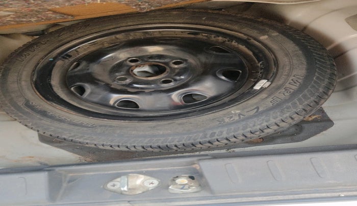 2015 Maruti Alto K10 VXI (O), Petrol, Manual, 37,386 km, tyre