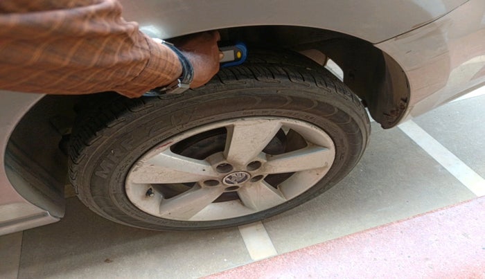 2015 Skoda Rapid AMBITION 1.6 MPI MT, Petrol, Manual, 31,433 km, tyre