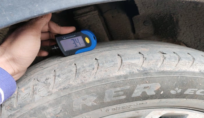 2022 KIA CARENS LUXURY PLUS 1.4 PETROL DCT 6 STR, Petrol, Automatic, 52,108 km, tyre