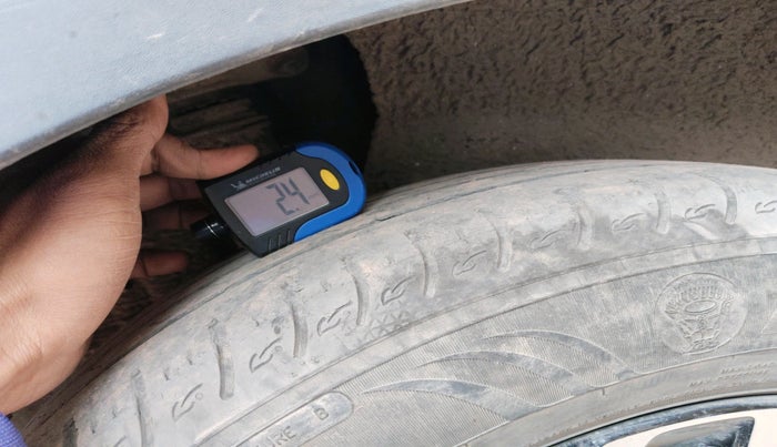 2022 KIA CARENS LUXURY PLUS 1.4 PETROL DCT 6 STR, Petrol, Automatic, 52,108 km, tyre