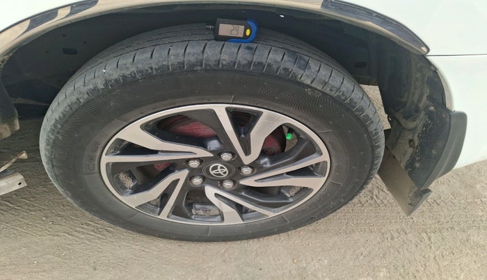 2021 Toyota Innova Crysta 2.4 G 8 STR, Diesel, Manual, 2,39,111 km, tyre