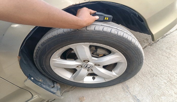 2011 Honda City 1.5L I-VTEC V MT, Petrol, Manual, 1,57,446 km, tyre